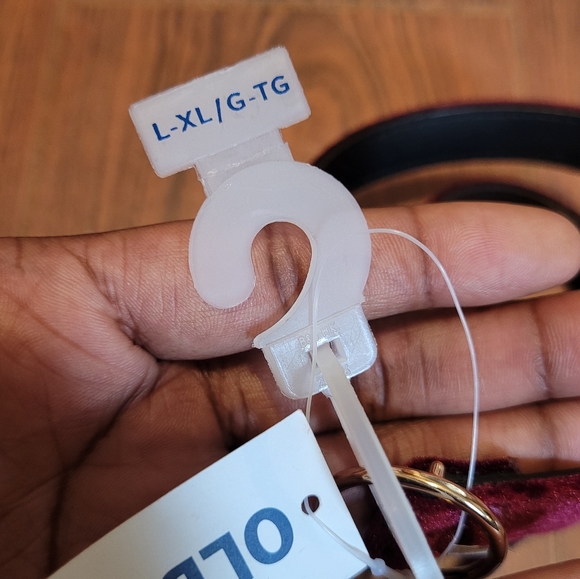 Old navy maroon belt size large - Picture 2 of 2